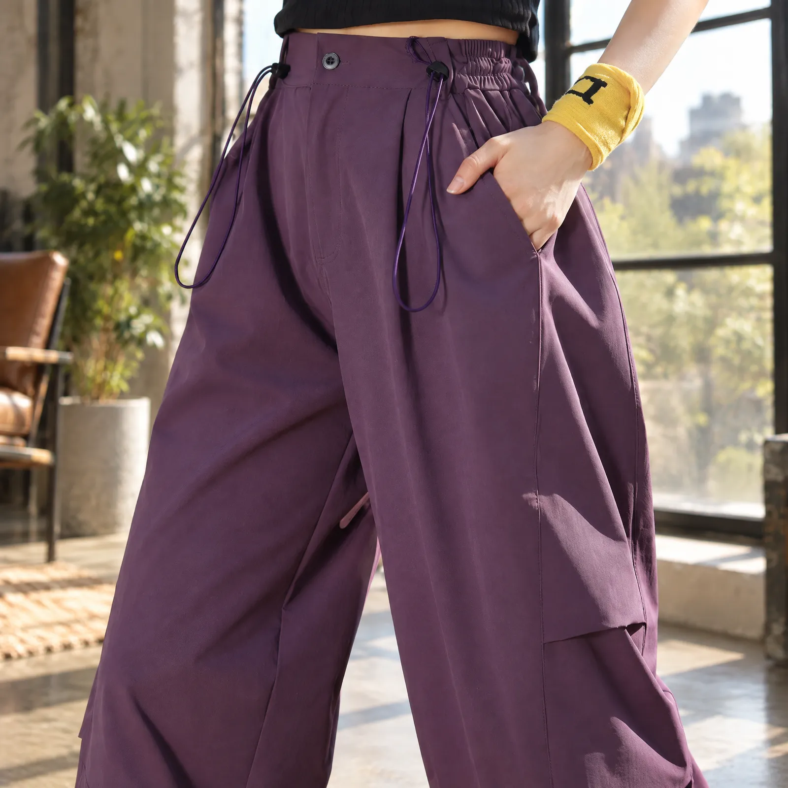 Fernbank Wide-Leg Pants: detail view